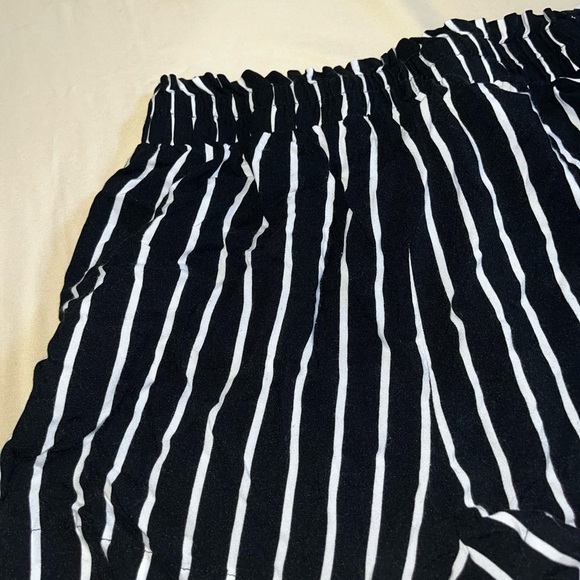 Women’s striped shorts - Picture 11 of 11